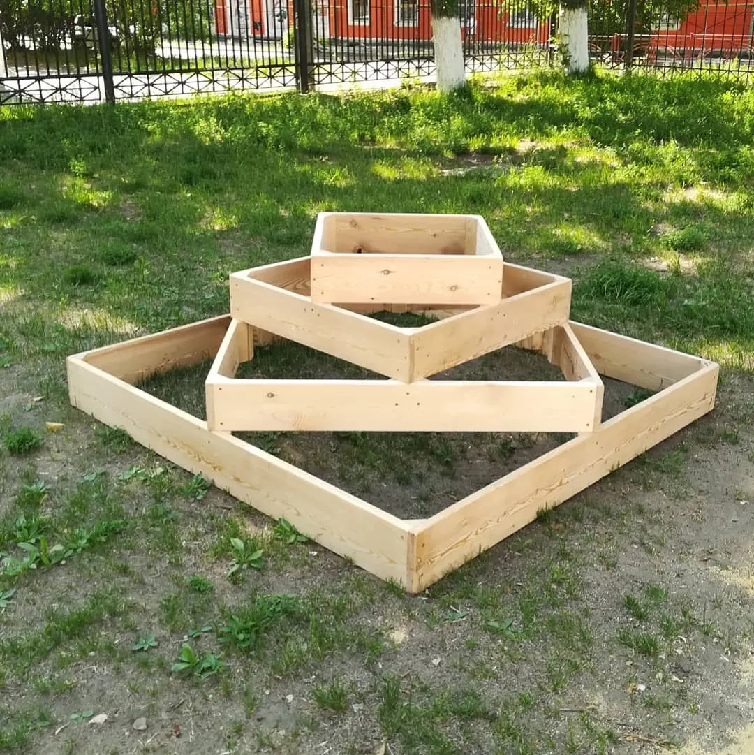 Садовая деревянная конструкция